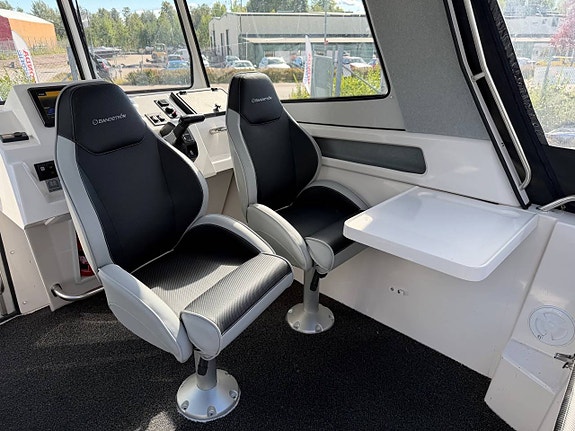 SANDSTRÖM 57 ULTRA CABIN HONDA 100 HK - 2025 5 TIMMAR 7 of 12