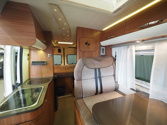 Adria Twin SP 120hk | Markis | Dragkrok | Under 6m | Plåtis 9 of 18