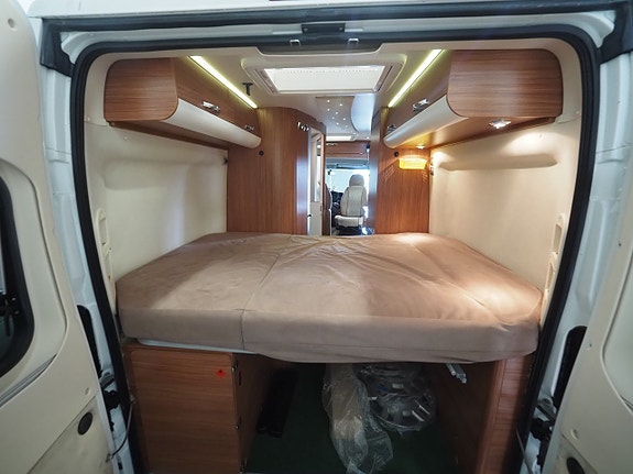 Adria Twin SP 120hk | Markis | Dragkrok | Under 6m | Plåtis 15 of 18