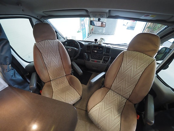 Adria Twin SP 120hk | Markis | Dragkrok | Under 6m | Plåtis 8 of 18