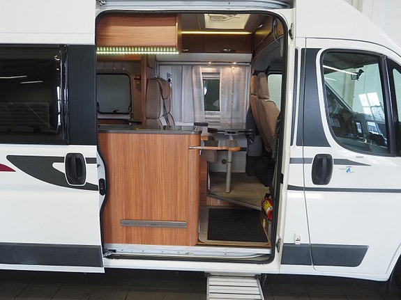 Adria Twin SP 120hk | Markis | Dragkrok | Under 6m | Plåtis 5 of 18