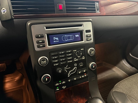 Volvo XC70 9 of 13