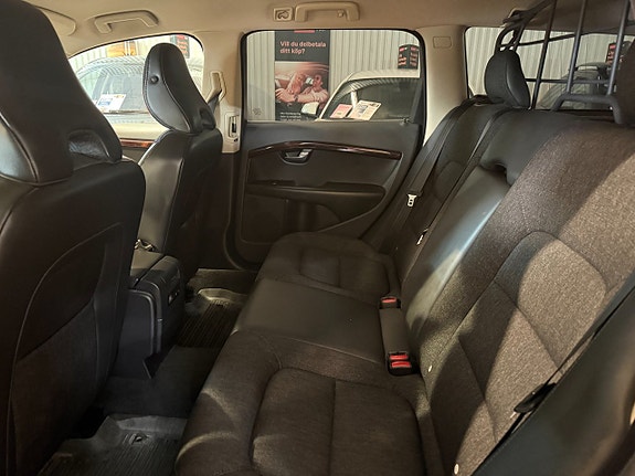 Volvo XC70 10 of 13