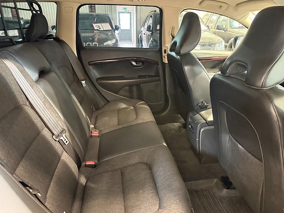 Volvo XC70 12 of 13