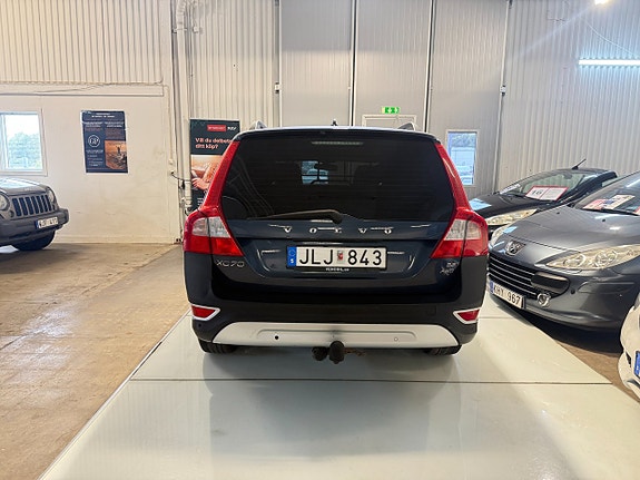 Volvo XC70 13 of 13