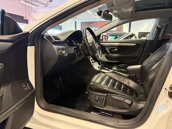 Volkswagen Passat CC 10 of 20