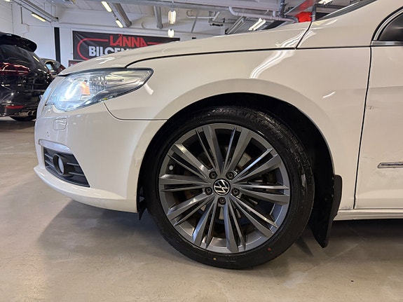 Volkswagen Passat CC 2 of 20