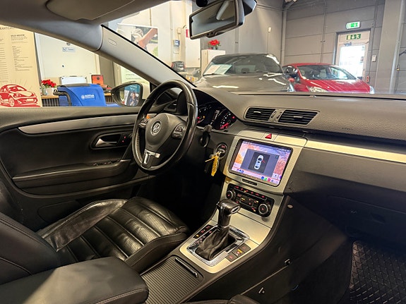 Volkswagen Passat CC 18 of 20