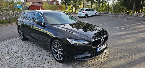 Volvo V90 2 of 21