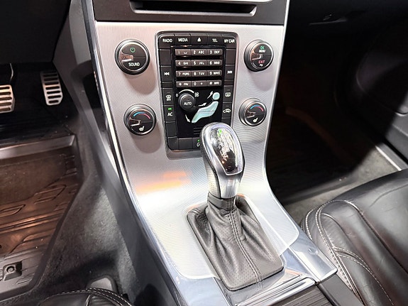 Volvo V60 11 of 17