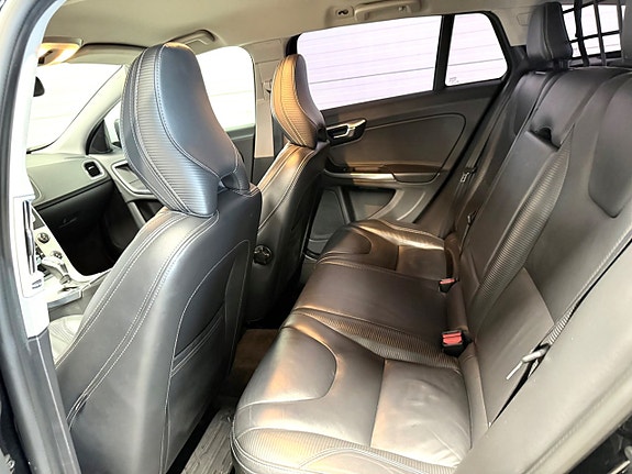 Volvo V60 14 of 17