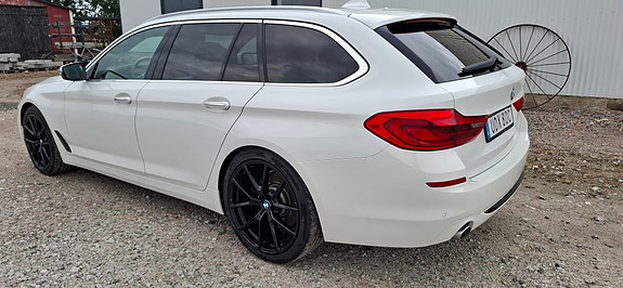 BMW 530d 2 of 10