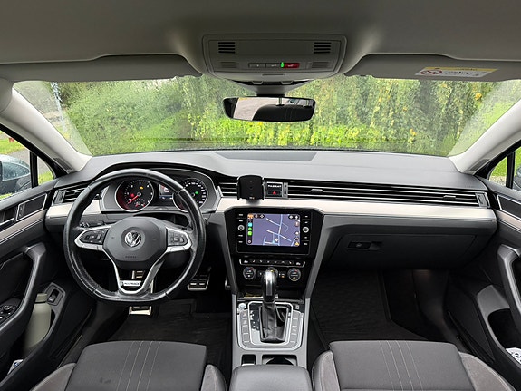 Volkswagen Passat Alltrack 4 of 9