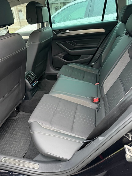 Volkswagen Passat Alltrack 8 of 9