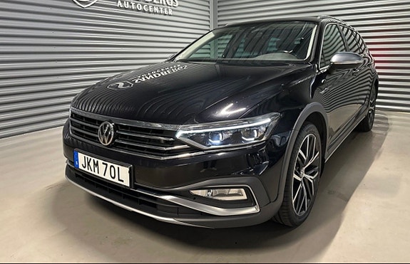 Volkswagen Passat Alltrack 3 of 9