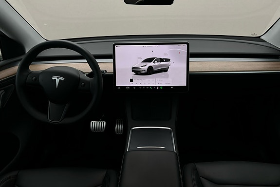 Tesla Model Y 3 of 3