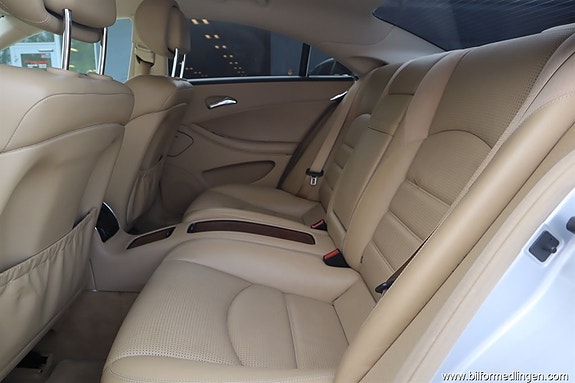 Mercedes-Benz CLS63 9 of 19