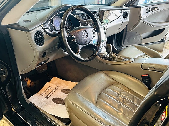 Mercedes-Benz CLS350 13 of 21