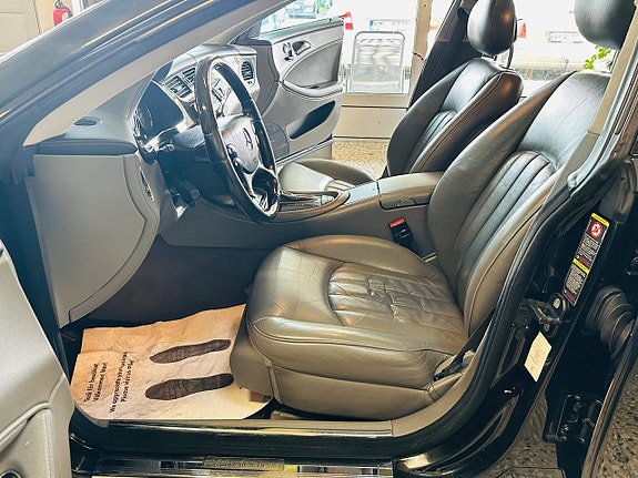 Mercedes-Benz CLS350 16 of 21