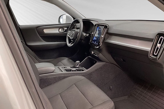 Volvo XC40 8 of 9
