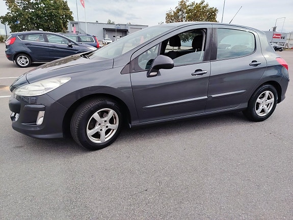 Peugeot 308 2 of 17