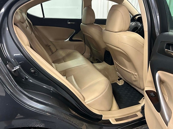 Lexus IS250 10 of 20