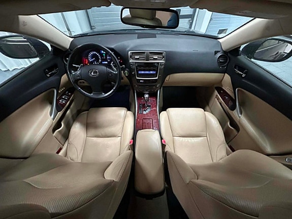 Lexus IS250 9 of 20