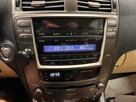 Lexus IS250 13 of 20