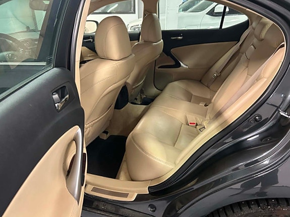 Lexus IS250 11 of 20