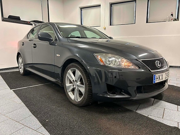 Lexus IS250 3 of 20
