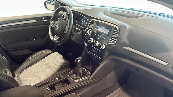 Renault Megane 12 of 23