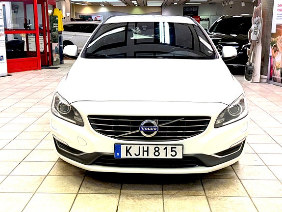 Volvo V60 7 of 13