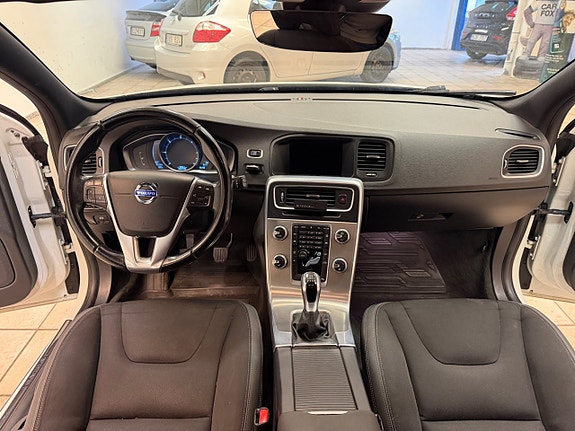 Volvo V60 9 of 13
