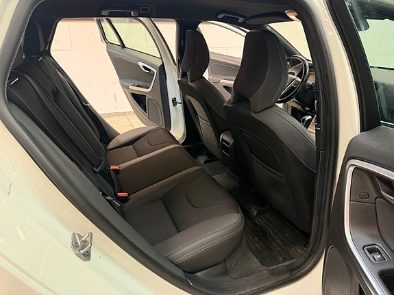 Volvo V60 12 of 13