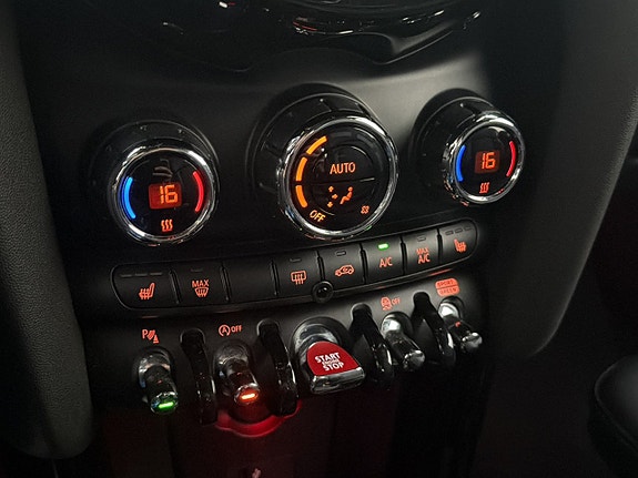 MINI Cooper S 20 of 30