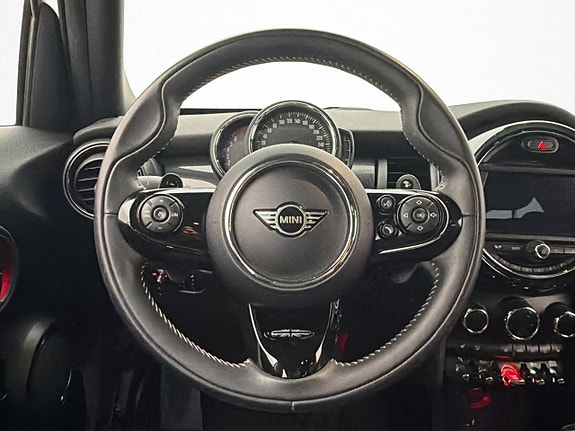 MINI Cooper S 10 of 30