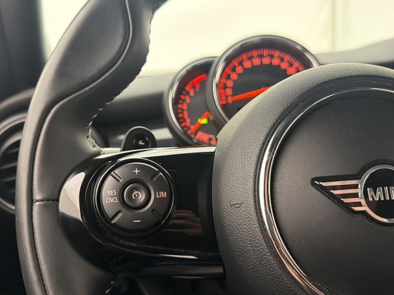 MINI Cooper S 16 of 30