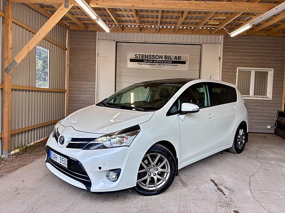 Toyota Verso 2 of 12