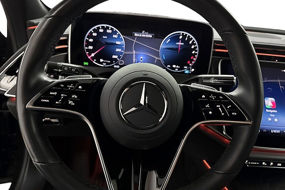 Mercedes-Benz E300 de 13 of 18