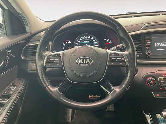 Kia Sorento 11 of 25