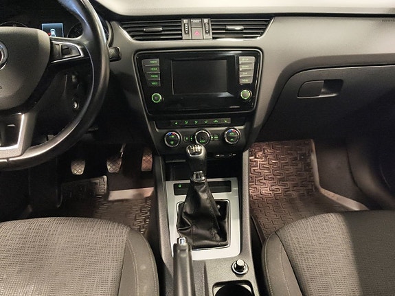 Skoda Octavia 10 of 21
