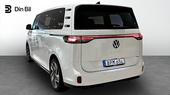 Volkswagen ID. Buzz 3 of 12