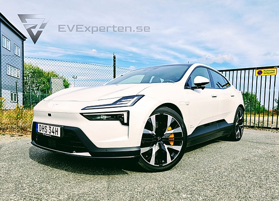 Polestar 4 3 of 27