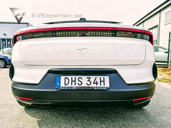 Polestar 4 9 of 27