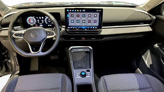 Volkswagen T-Roc 10 of 12