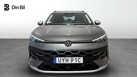 Volkswagen T-Roc 4 of 12