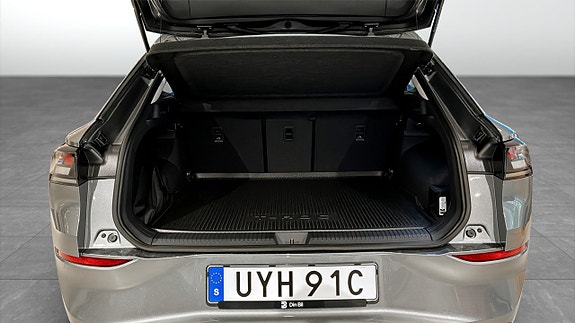 Volkswagen T-Roc 12 of 12