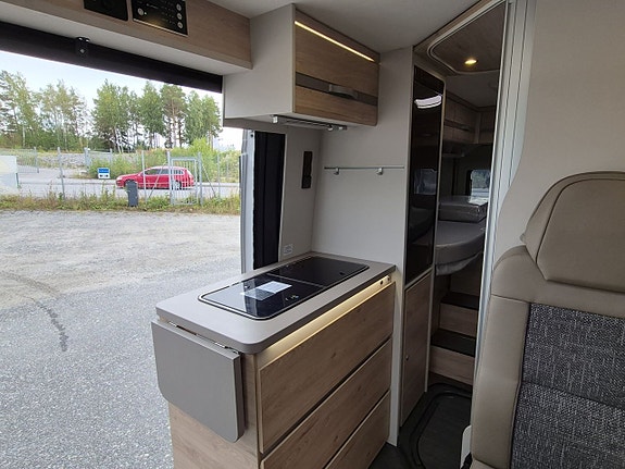 Dethleffs GlobeTrail 640 ER långbäddar, automat, dieselvärme, panorama, litium 13 of 24
