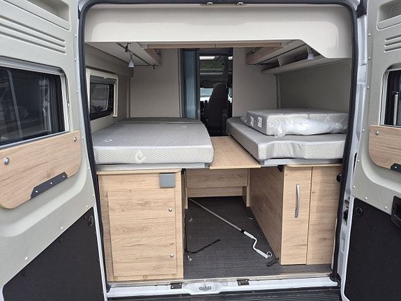 Dethleffs GlobeTrail 640 ER långbäddar, automat, dieselvärme, panorama, litium 8 of 24