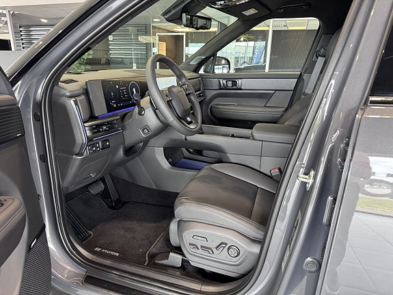 Hyundai Santa Fe 9 of 14